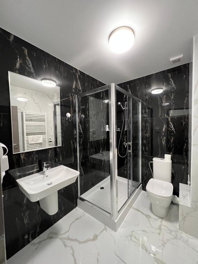 Motel Infinit Тыргу-Жиу Экстерьер фото