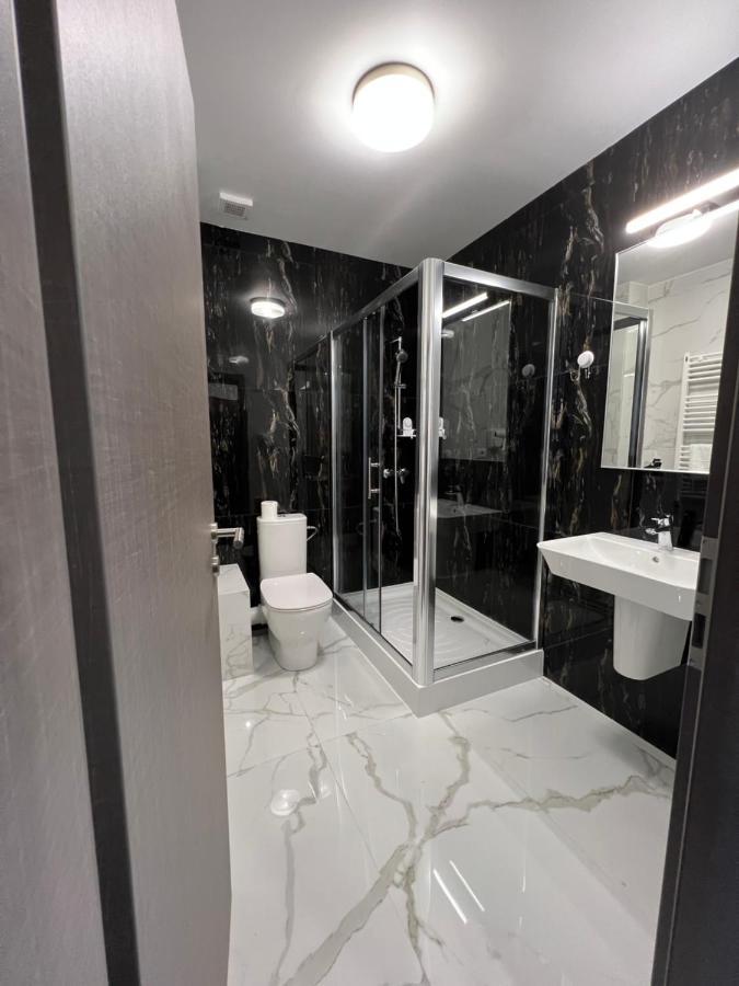 Motel Infinit Тыргу-Жиу Экстерьер фото
